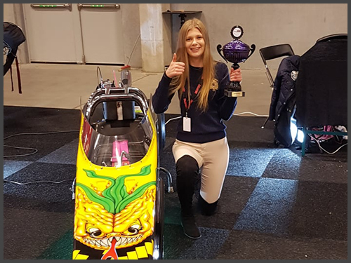Felicia Rudnert och hennes Junior Dragster
